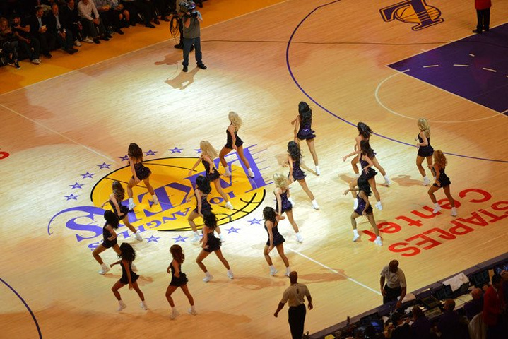 通过实际行 通过实际行