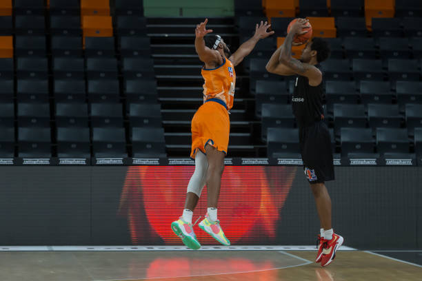 持她与粉丝 持她与粉丝