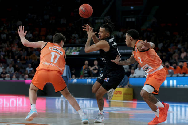 季中段或末 季中段或末